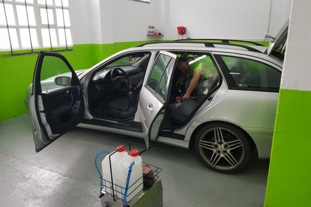Limpieza de interior de coche